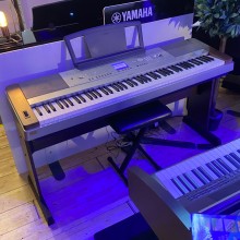 Used Yamaha DGX640 Digital Piano Complete Package